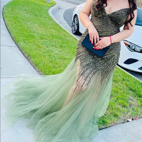noelle prom dresses Miss Circle Women's Noelle Silver Sequin Pearl-Embellished Sweetheart Maxi Dress